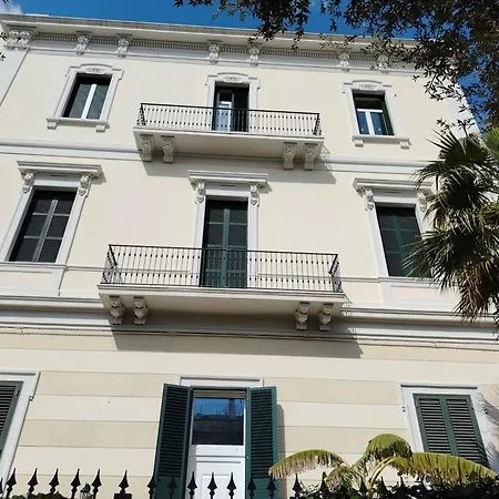Palazzo Castellano 3*