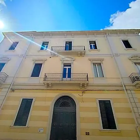 Palazzo Castellano Bed & Breakfast 3*