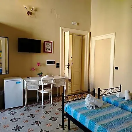 Palazzo Castellano Bed & Breakfast 3*
