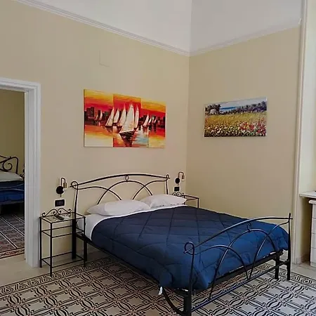 Palazzo Castellano 3*